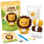 Lion amigurumi crochet kit for beginners front view